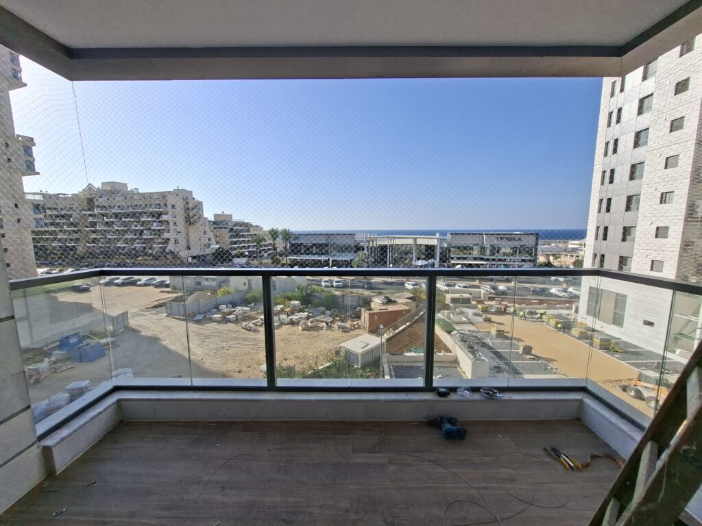 רשת חתולים למרפסת פינתית